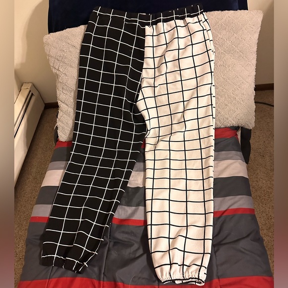 Black and white plaid pants - Picture 2 of 3